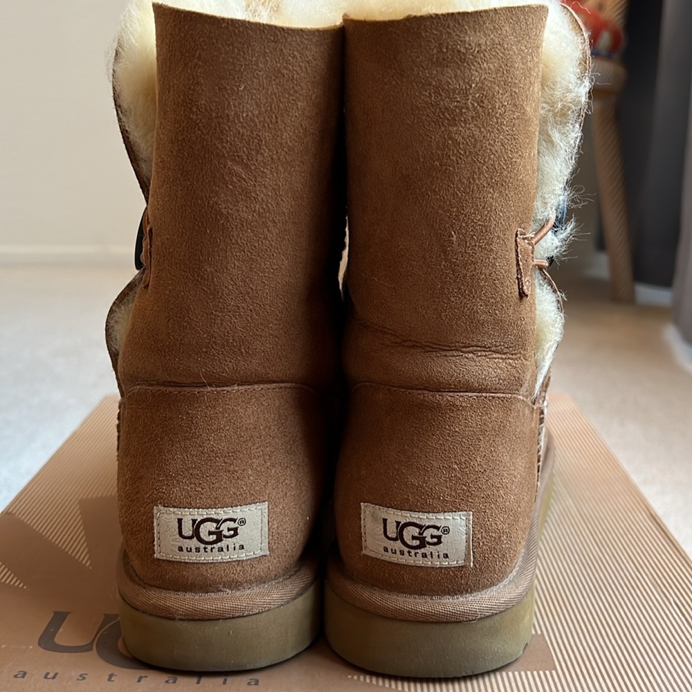 Ugg Bailey Button Boot Chestnut 9 - image 3